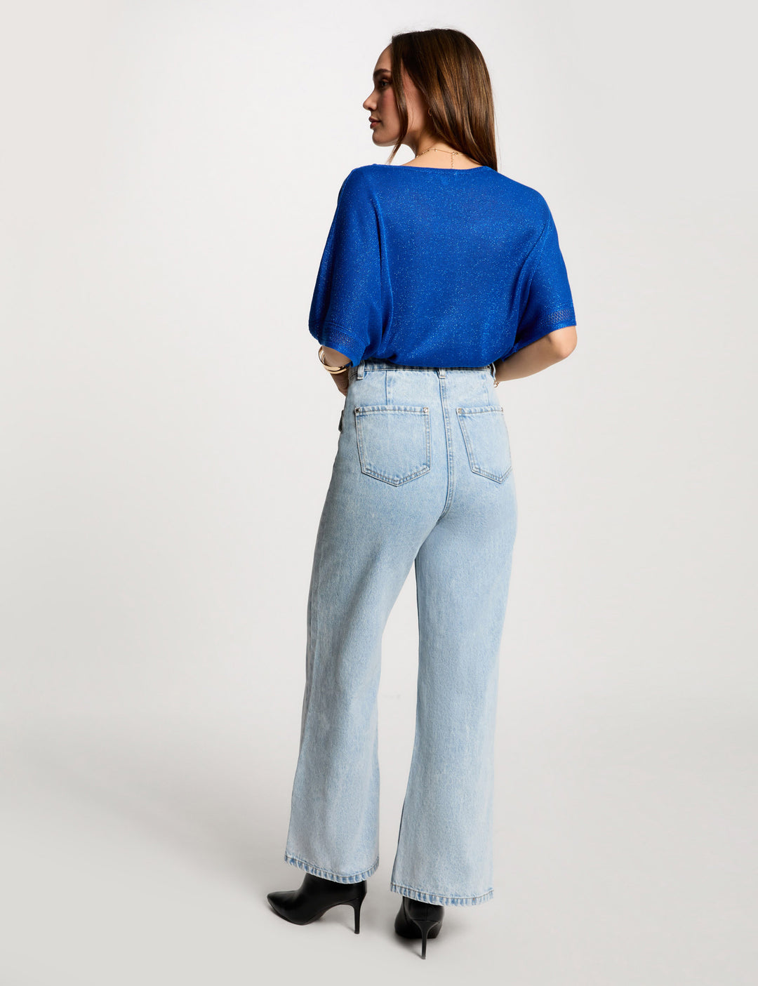 Pull col en V manches courtes