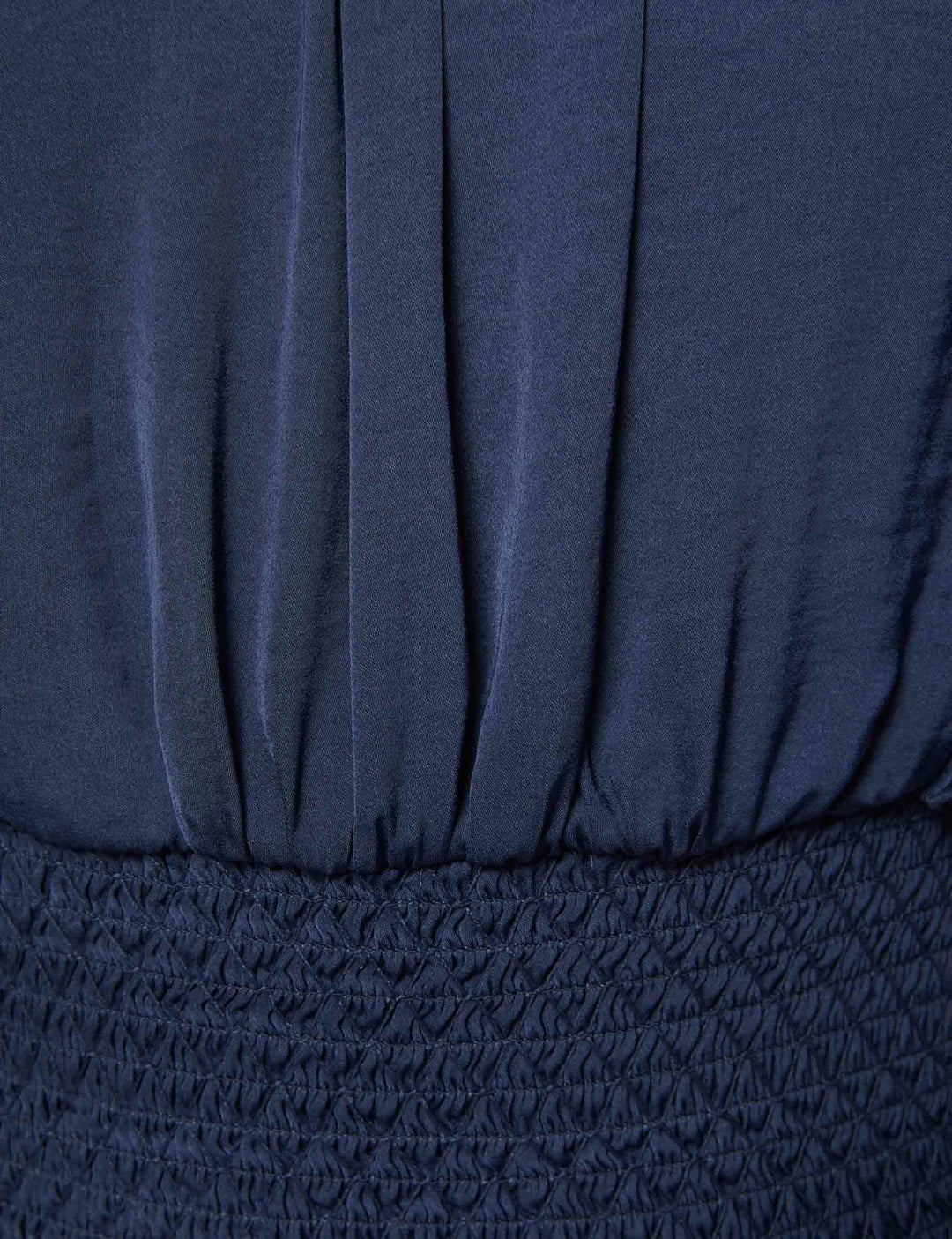 Robe longue évasée à  taille smockée