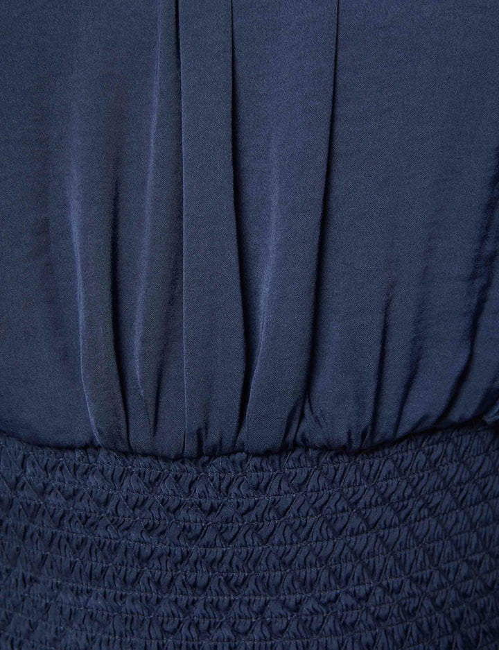 Robe longue évasée à  taille smockée