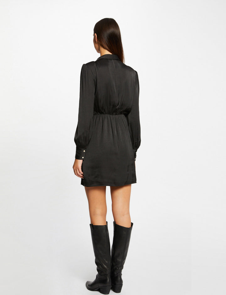 Robe droite drapée satinée