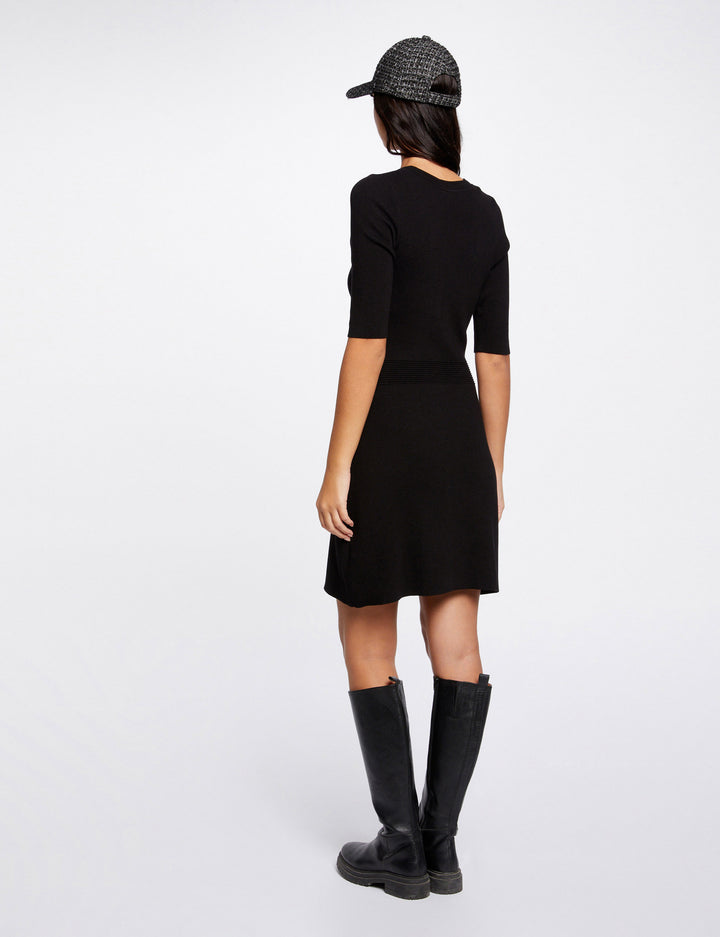 Robe pull ajustée manches courtes
