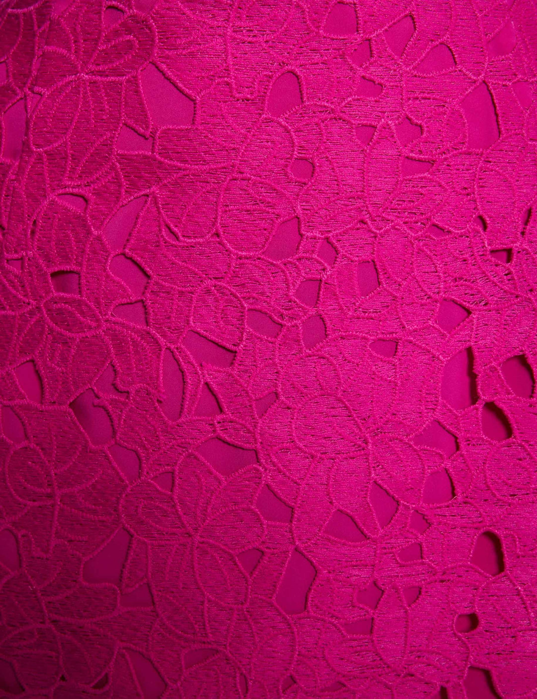 Robe courte ajustée dentelle