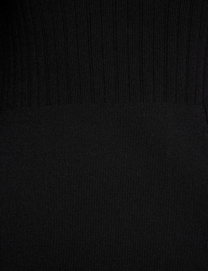 Robe pull ajustée avec boutons