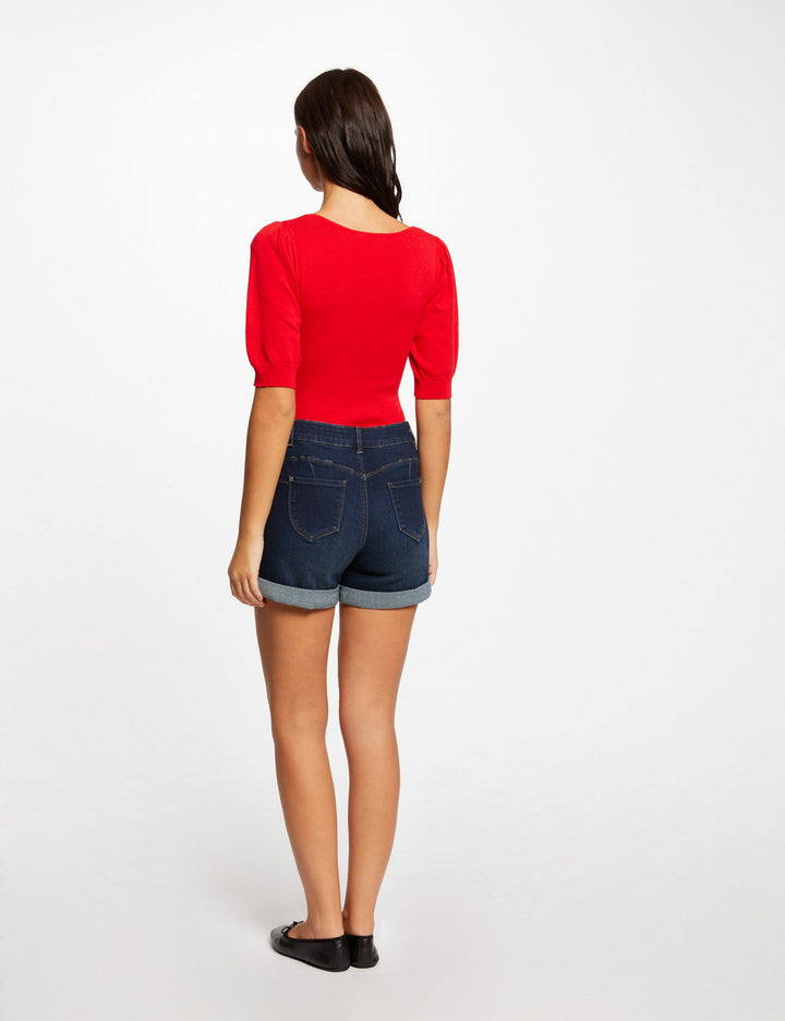 Pull manches courtes encolure coeur