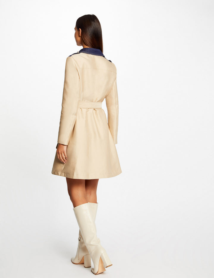 Trench long évasé ceinturé détails denim