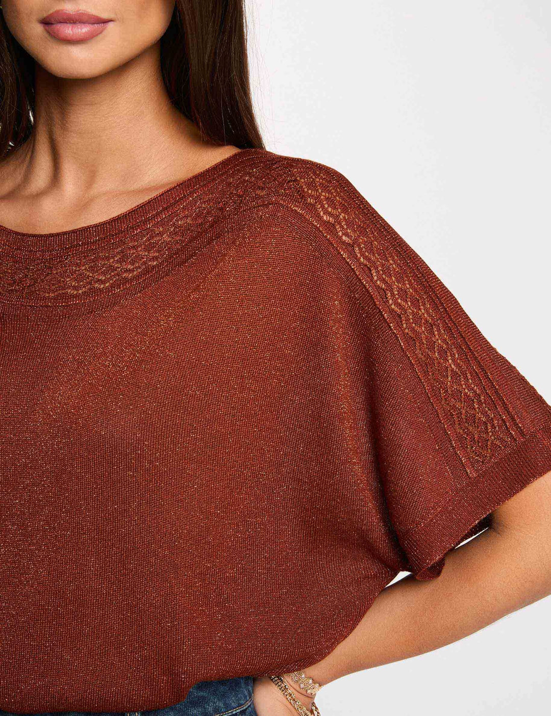 Pull oversize col v