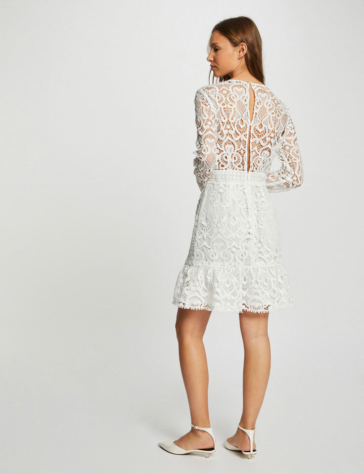 Robe courte ajustée dentelle