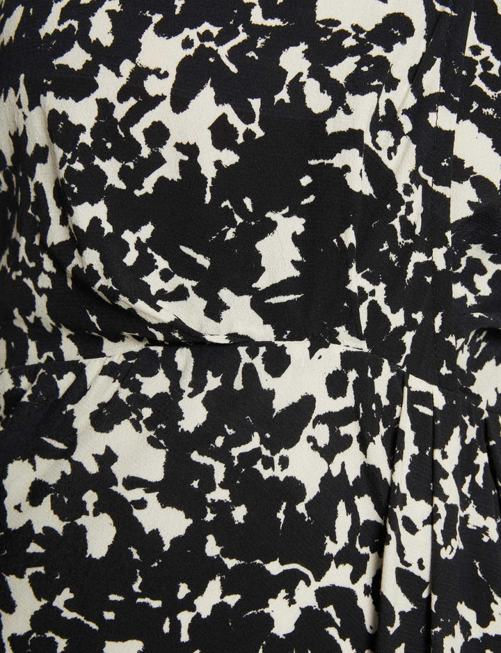 Robe ajustée drapée imprimé abstrait