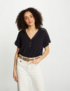 Pull col en V manches courtes