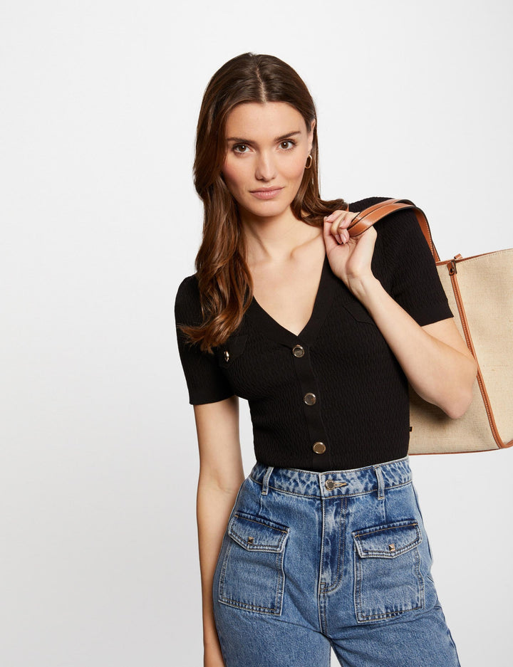 Pull col en V manches courtes