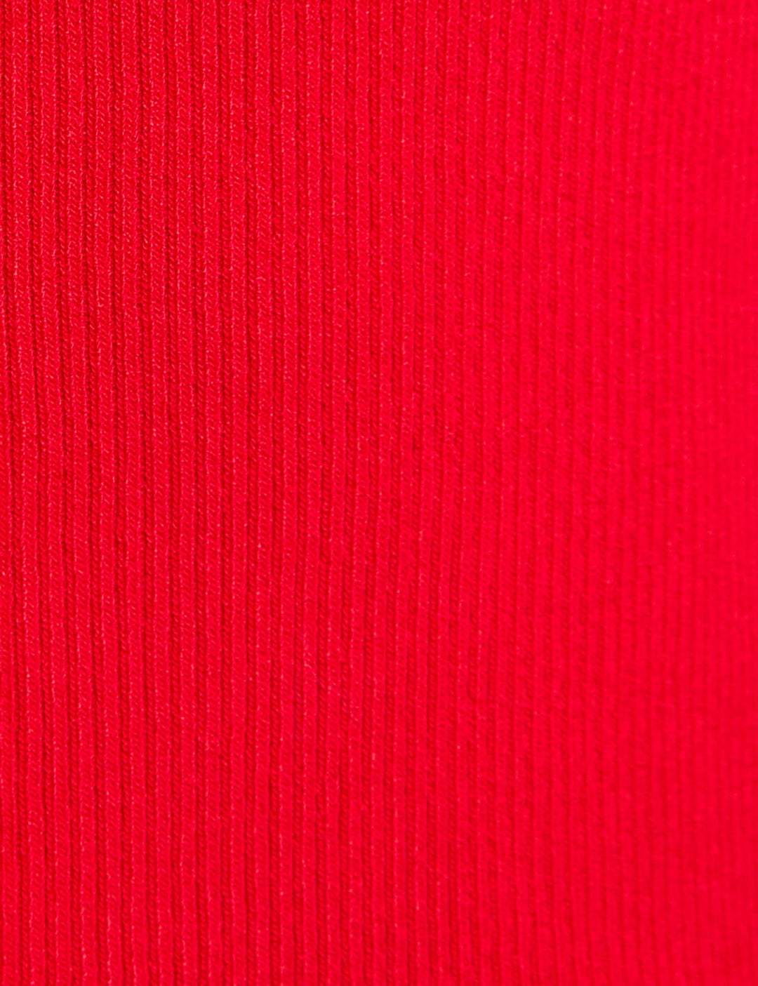 Pull ajusté col v