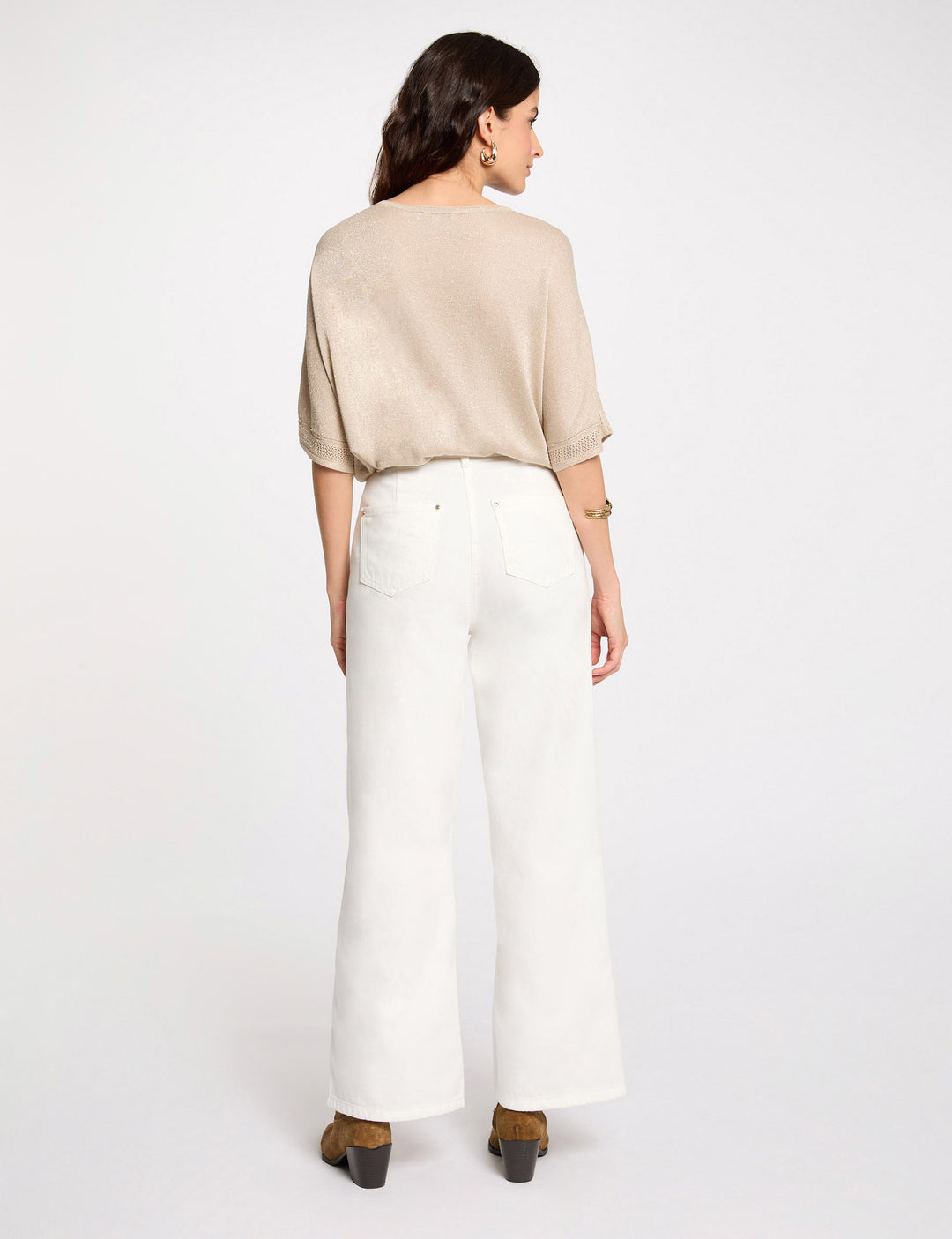 Pull col en V manches courtes