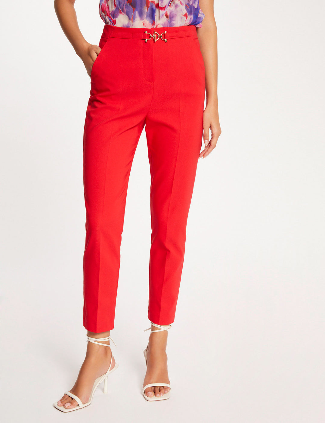 Pantalon city ajusté boucle et pinces