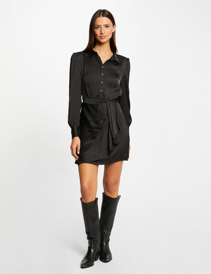 Robe droite drapée satinée