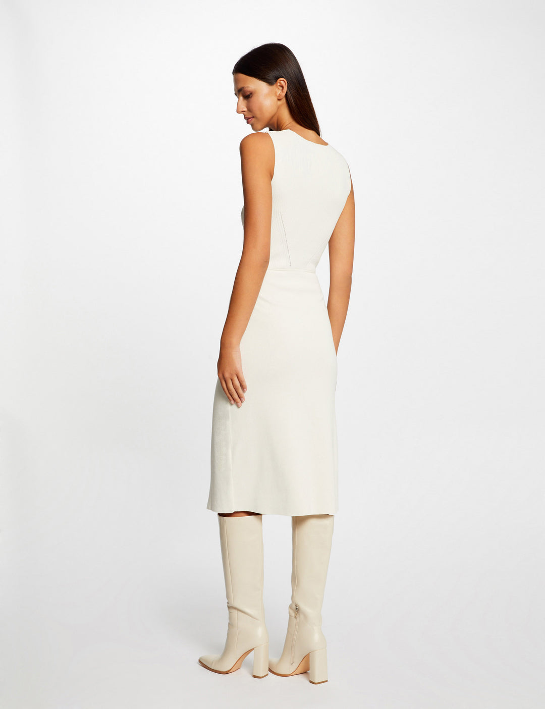 Robe pull midi ajustée col en V