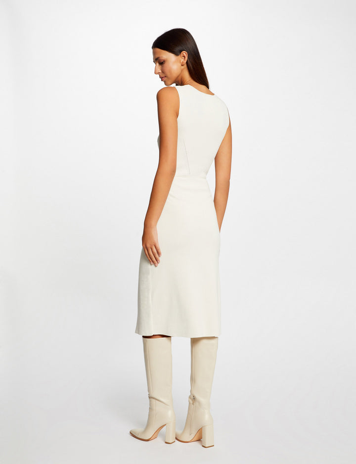 Robe pull midi ajustée col en V