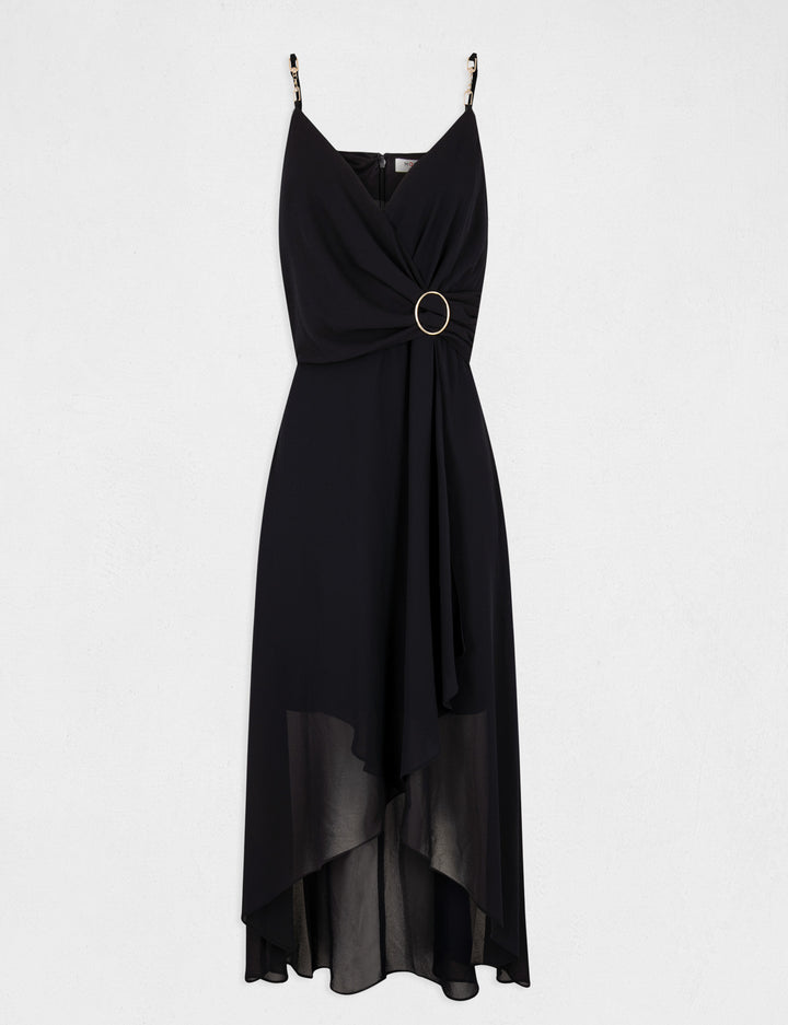 Robe mi-longue à  fines bretelles