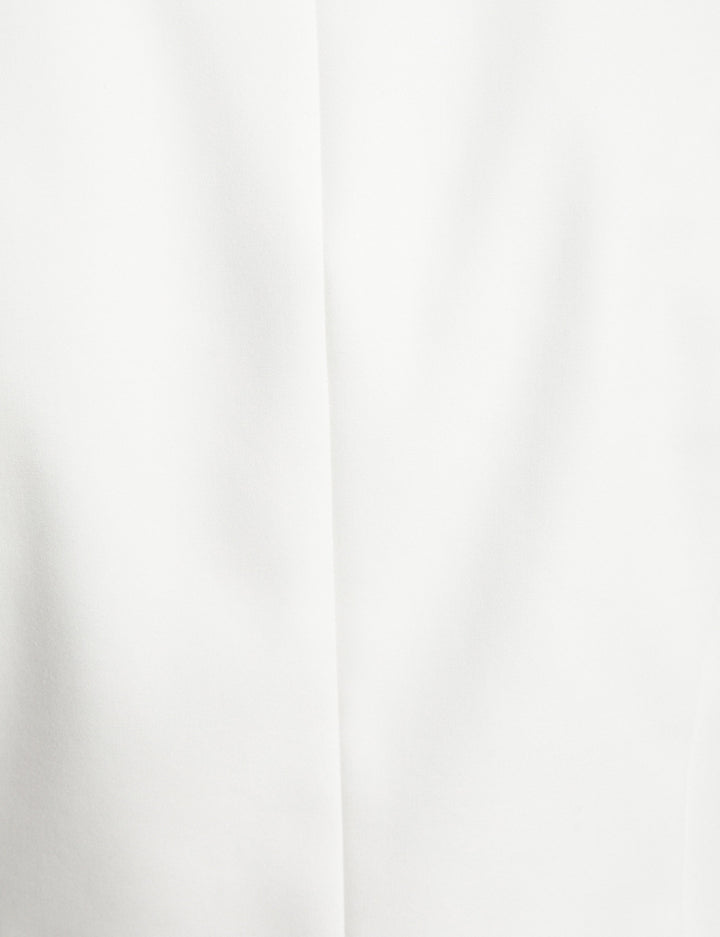Veste cintrée avec agrafe
