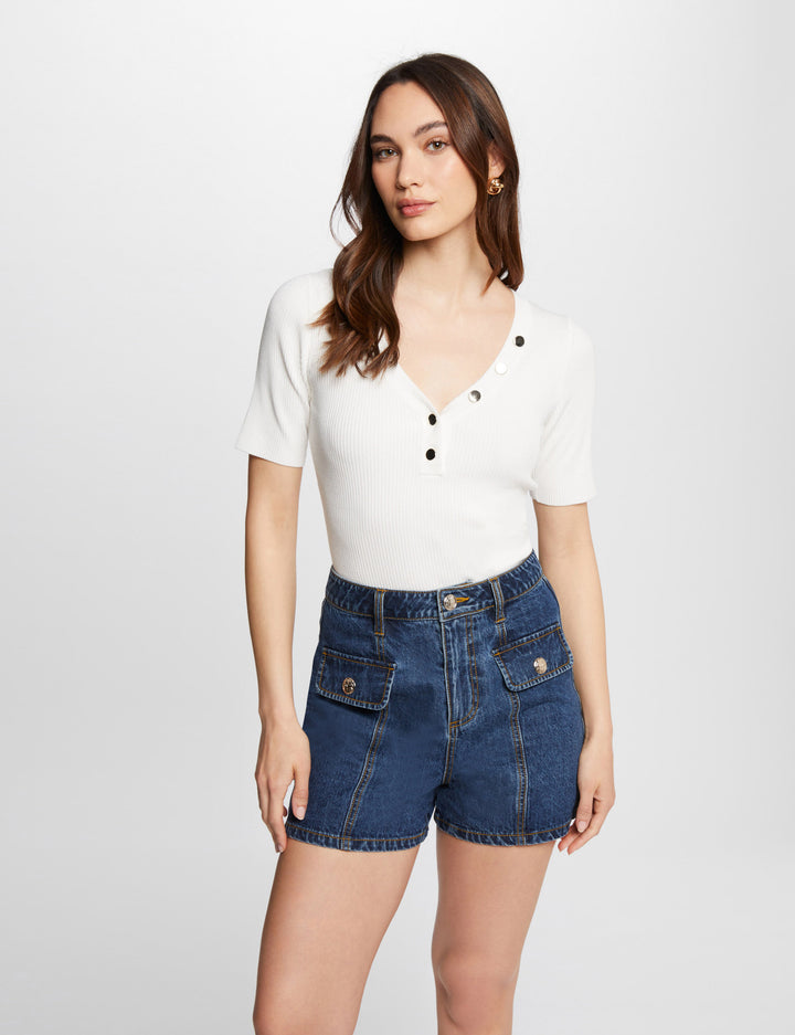Pull col en V manches courtes