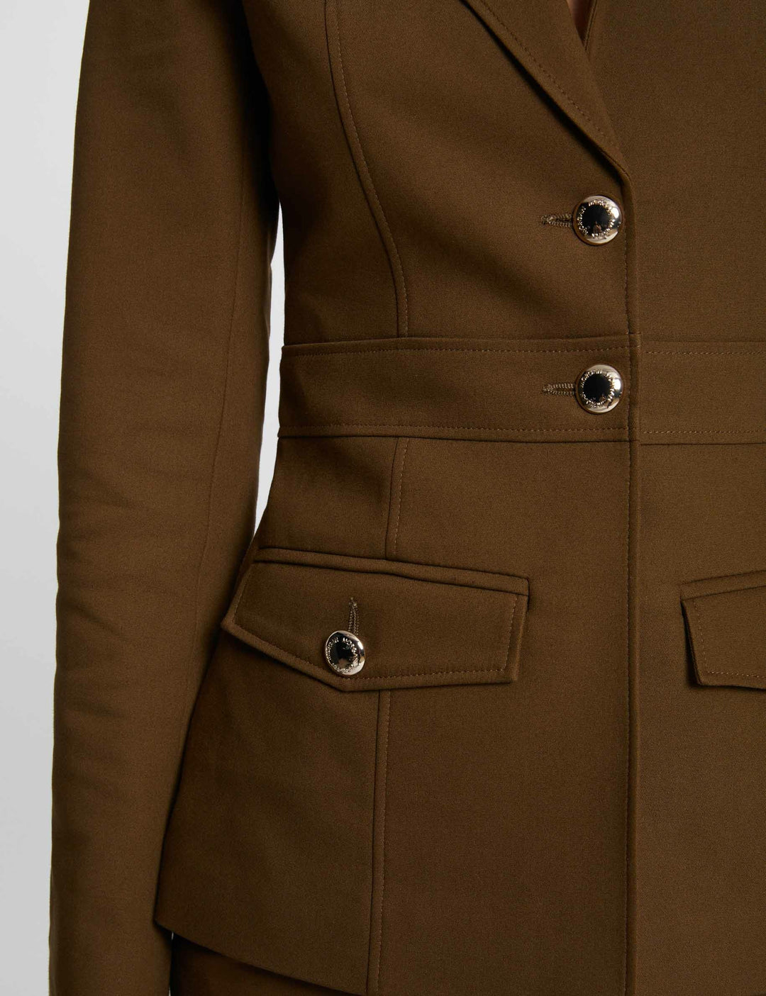 Veste cintrée boutonnée