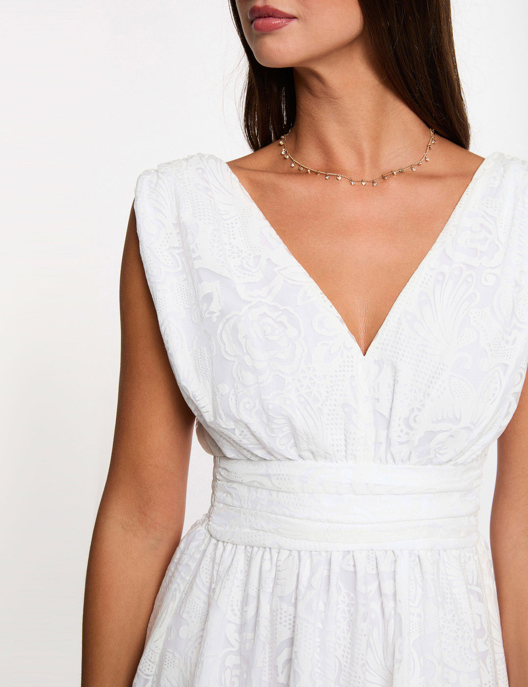 Robe jacquard col v