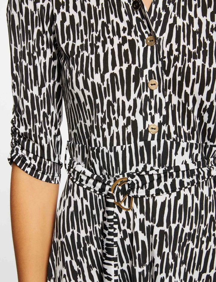 Robe longue évasée imprimé abstrait