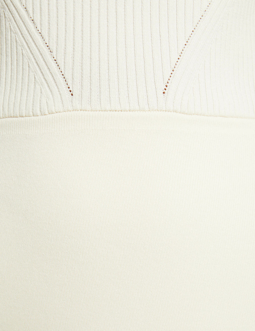 Robe pull midi ajustée col en V