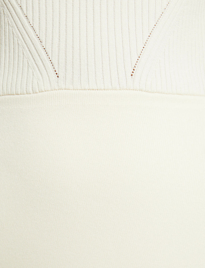 Robe pull midi ajustée col en V