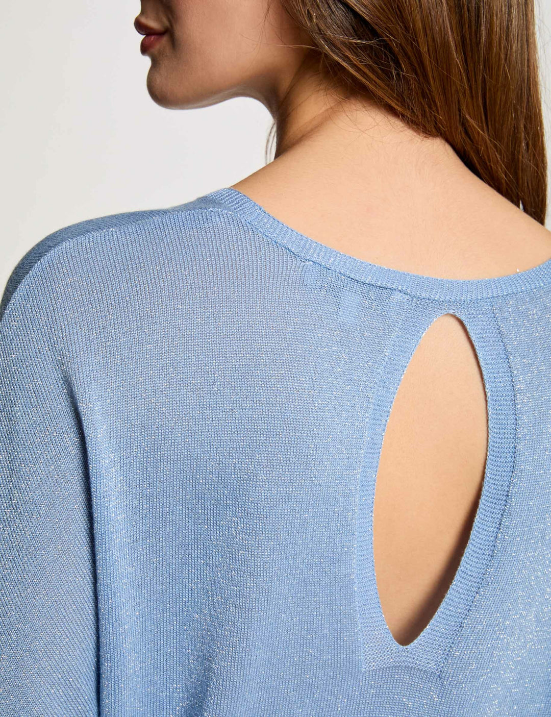 Pull col en V et manches 3/4