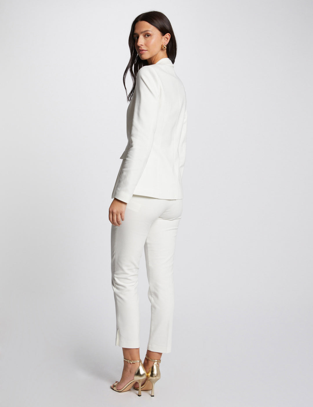 Veste cintrée avec agrafe