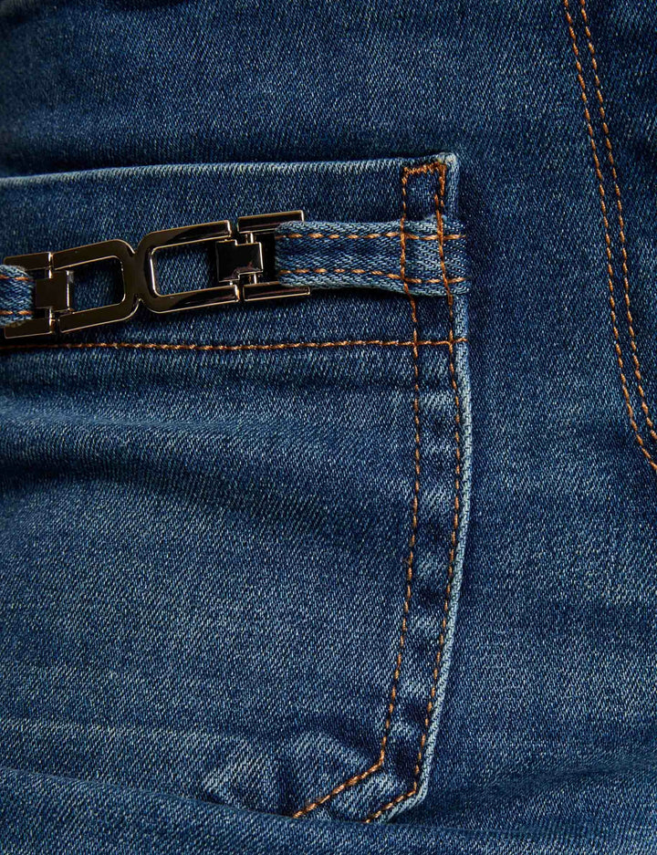 Jeans bootcut à  boucles