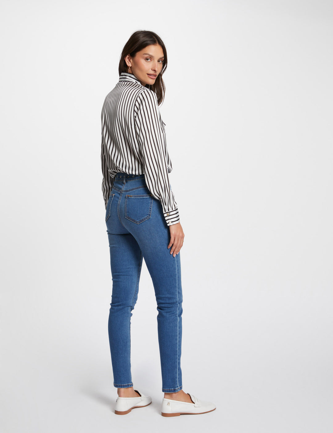 Jeans slim détails oeillets
