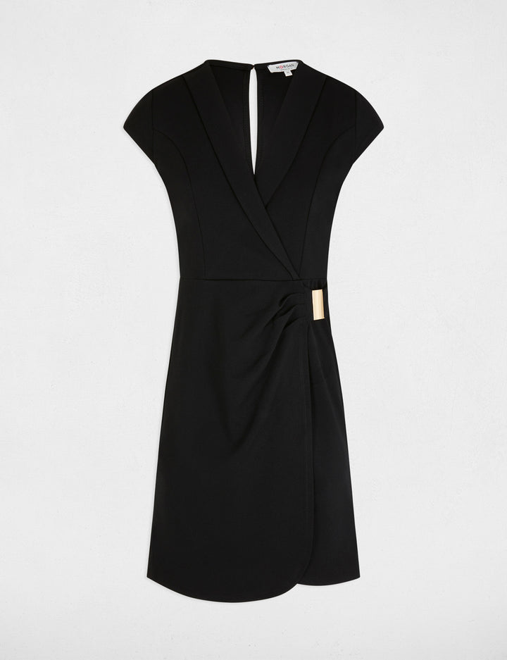 Robe courte décolleté