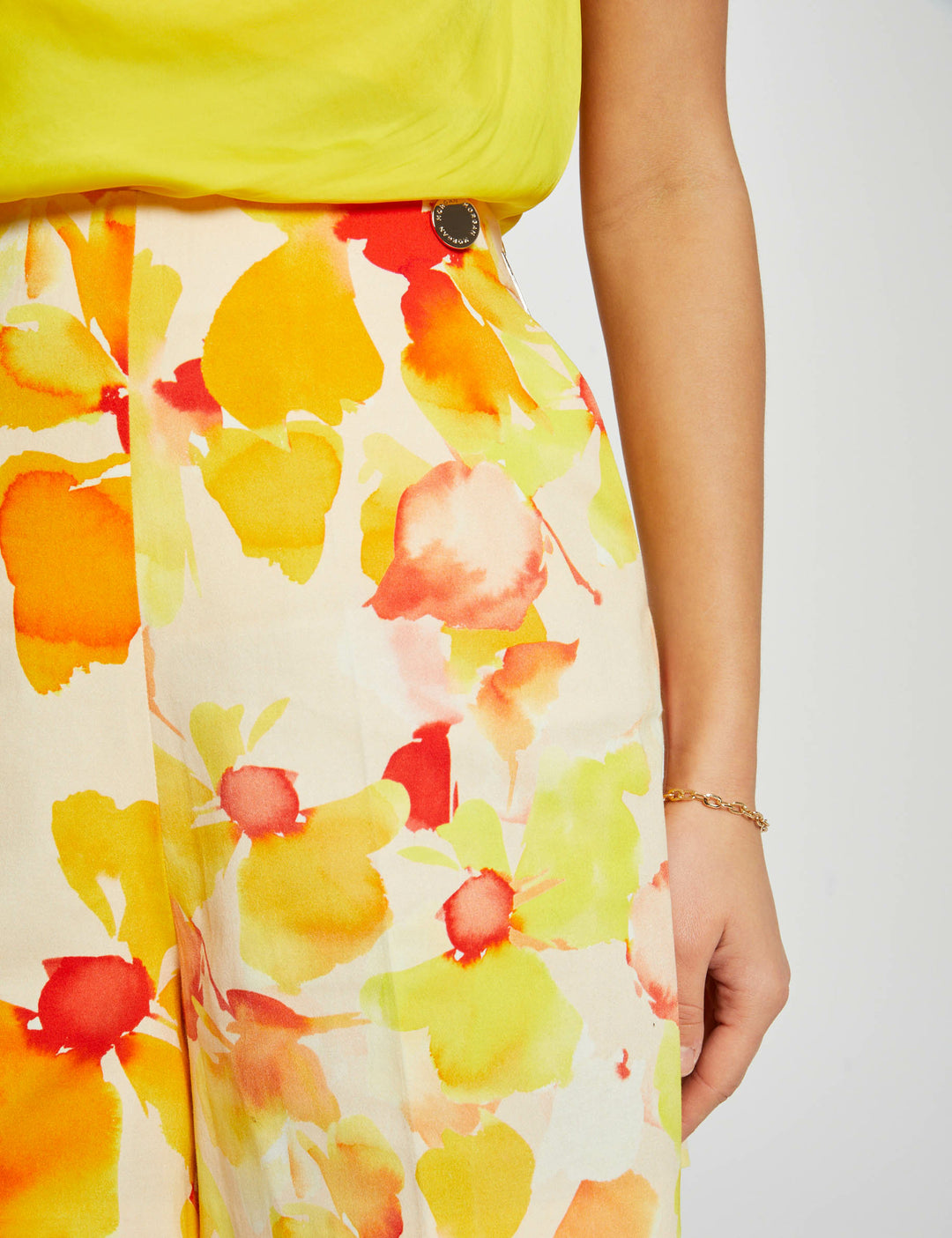 Short satin imprimé floral
