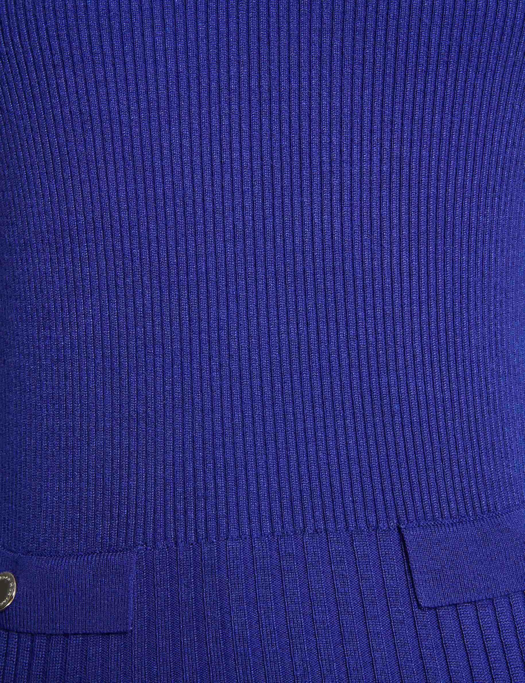 Pull manches longues côtelé à  col en V
