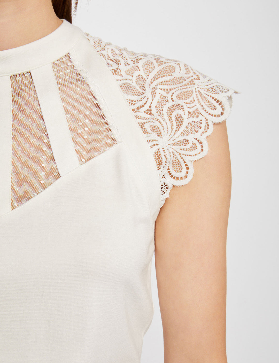 T-shirt manches courtes à  dentelle