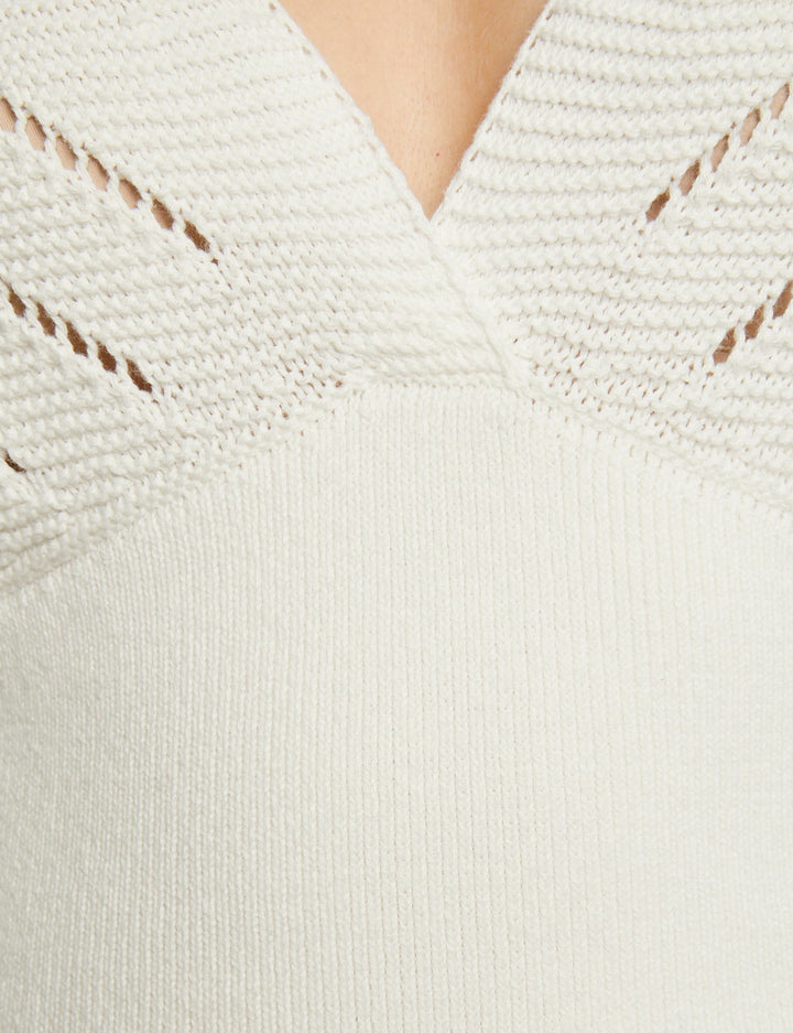 Pull col en V ajouré