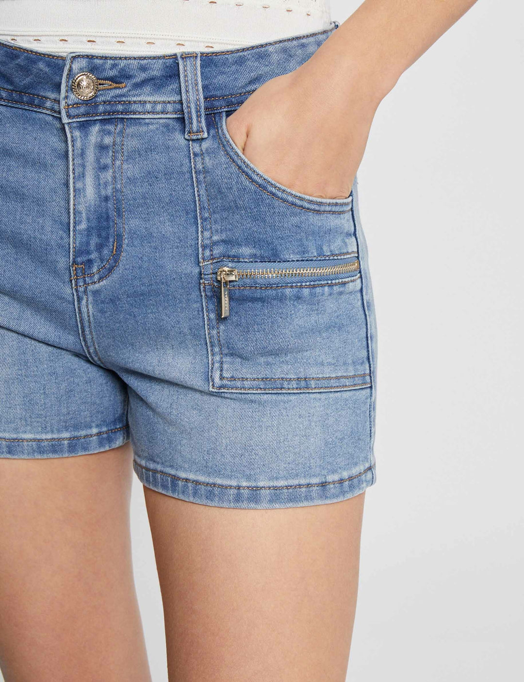 Short en jean détails zippés