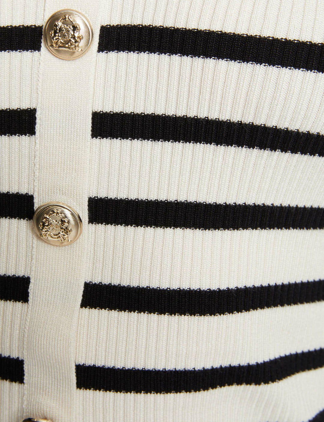 Pull col en V à  rayures