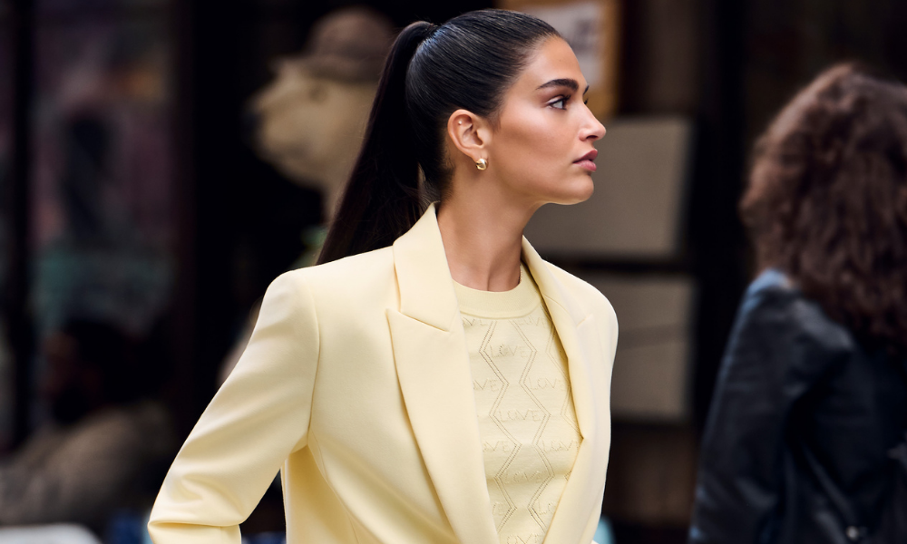 Le tailleur pale banana de la nouvelle collection