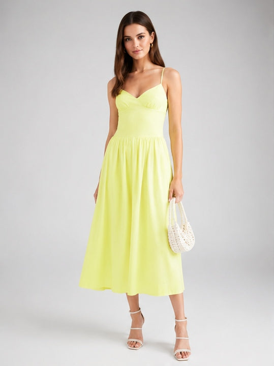 Robe décolleté bretelles fines