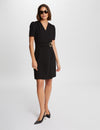 Robe courte cintrée drapée