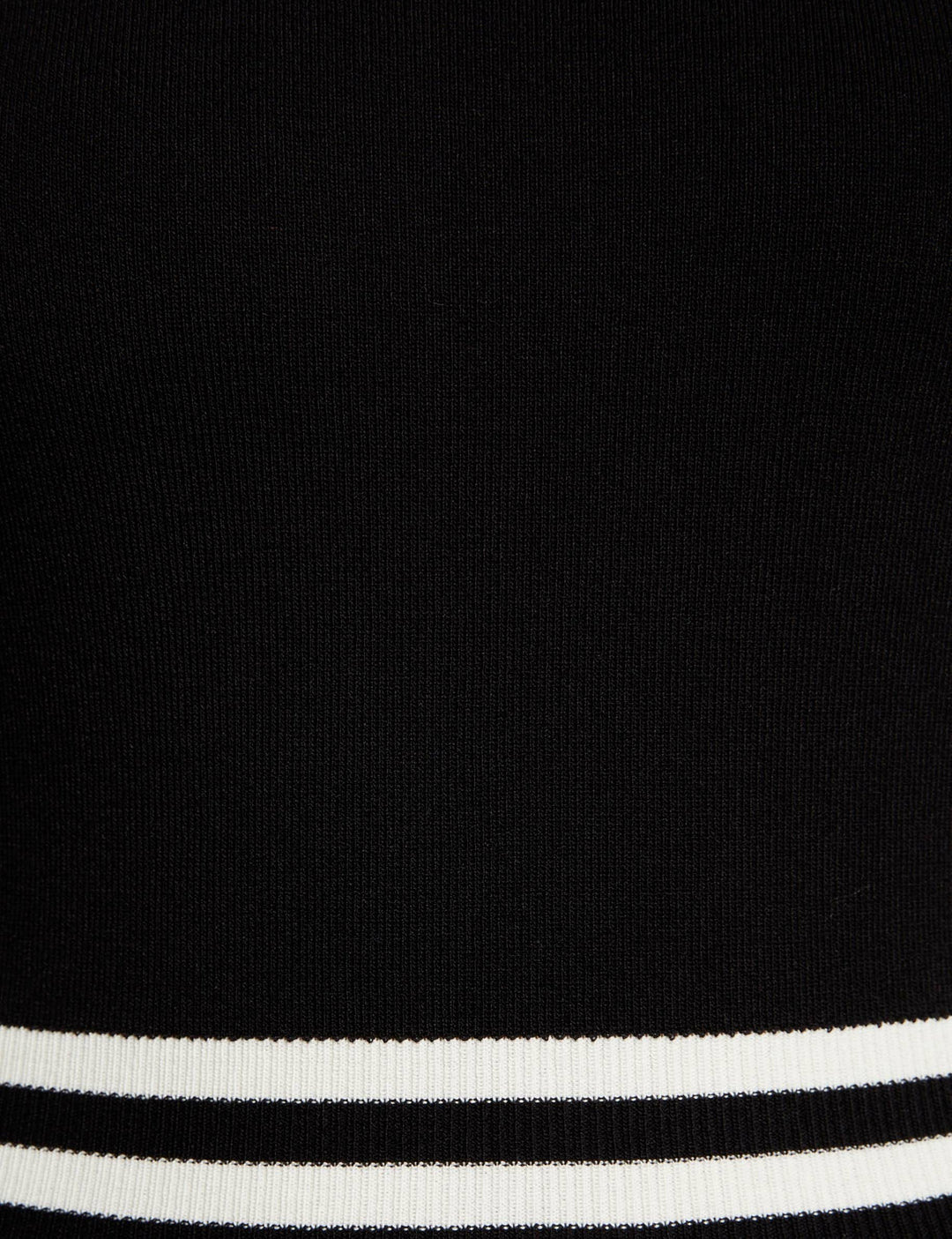 Robe pull ajustée avec boutons