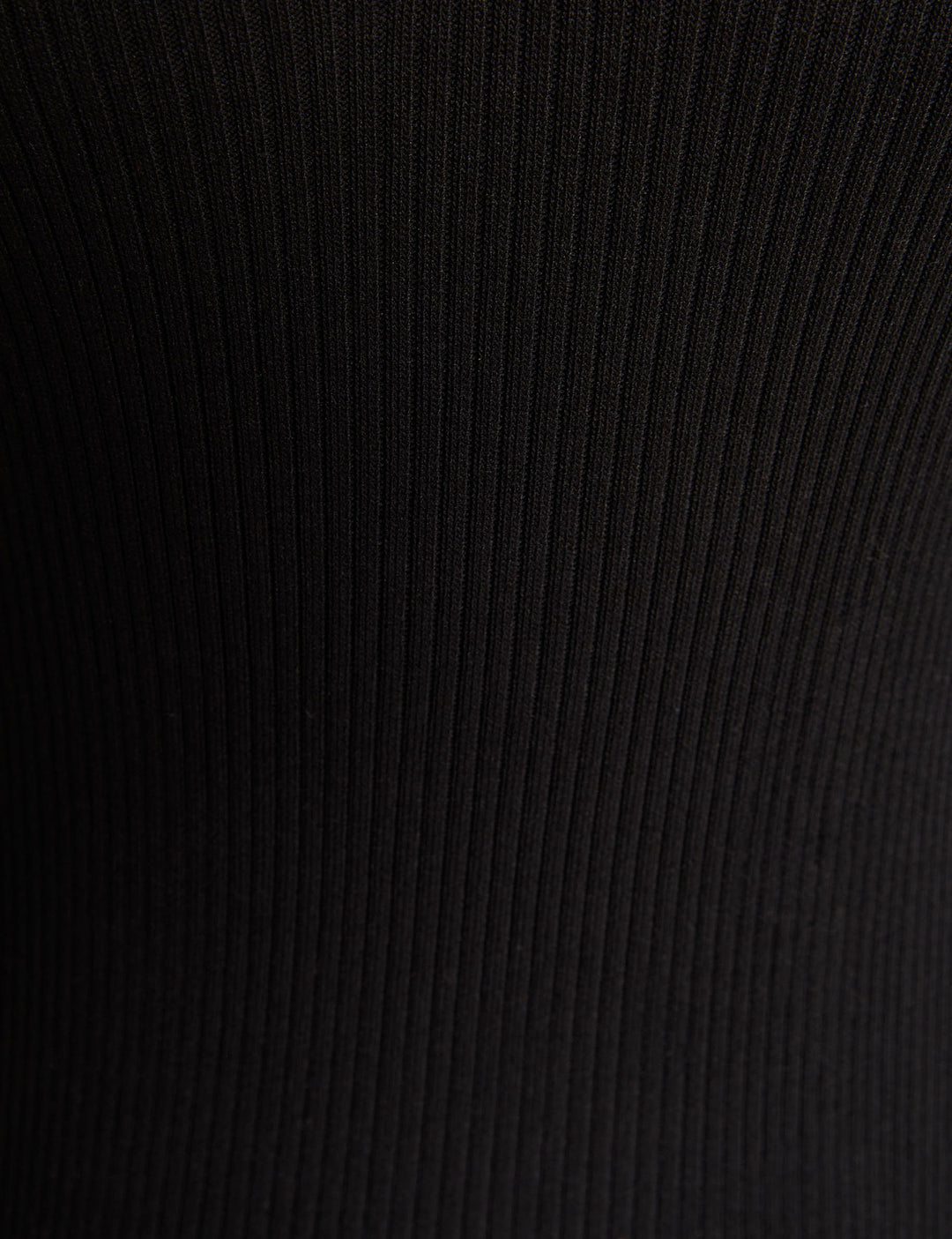 Robe pull ajustée fendue avec boutons