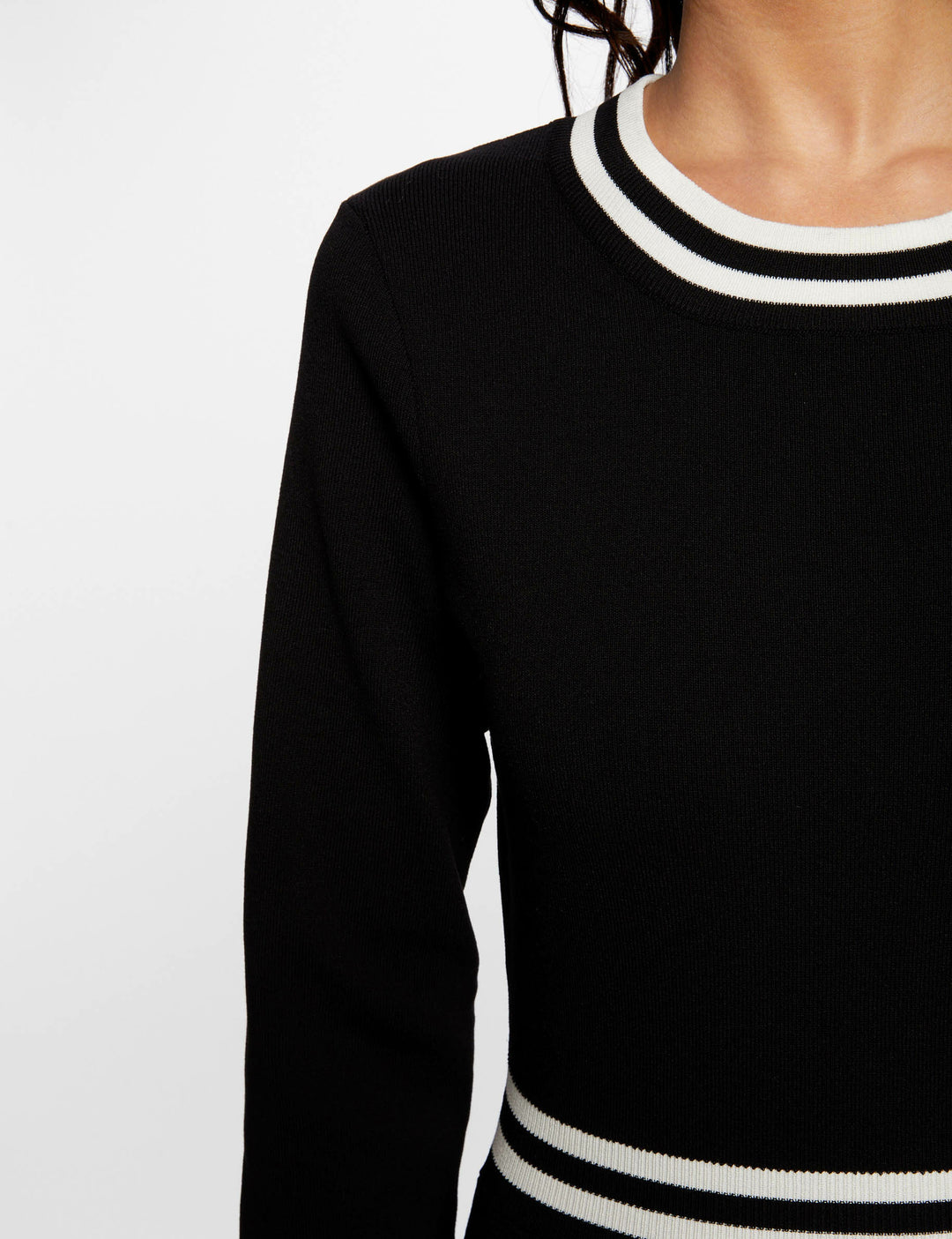 Robe pull ajustée avec boutons