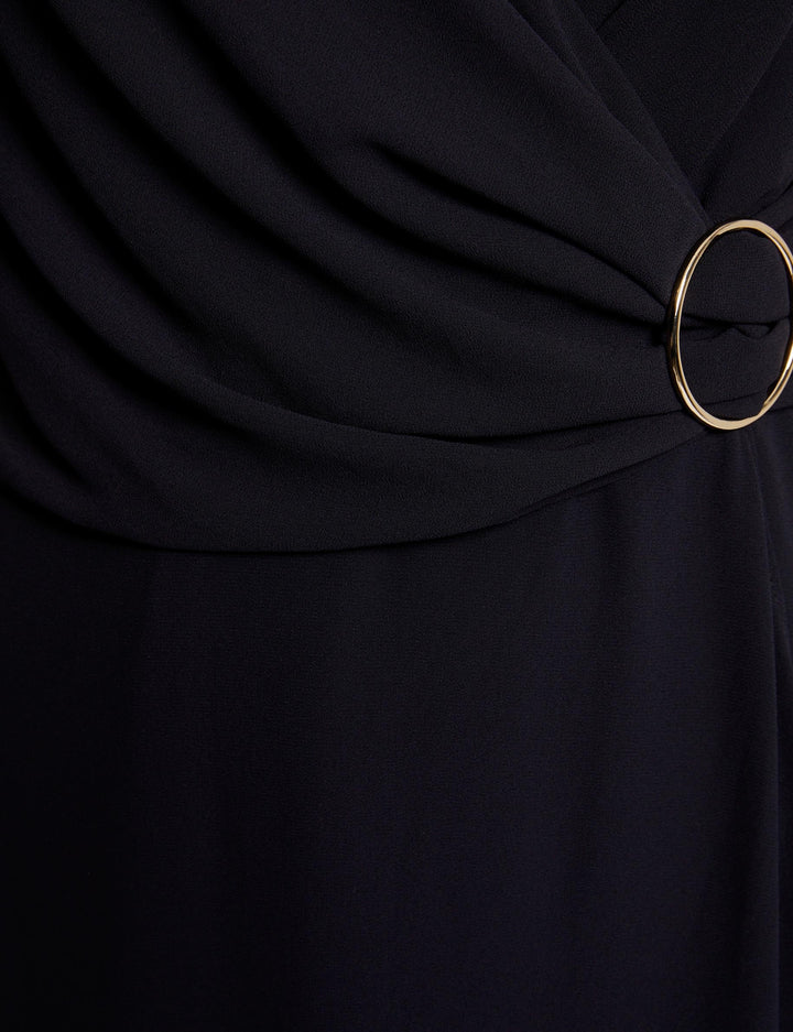 Robe mi-longue à  fines bretelles