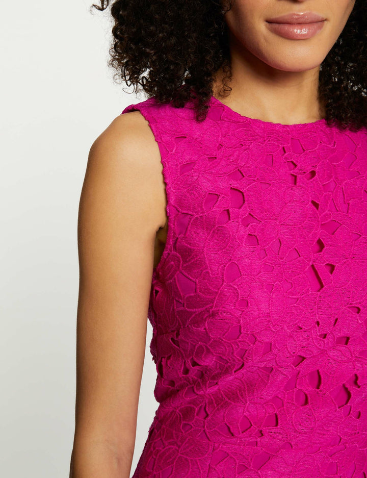 Robe courte ajustée dentelle