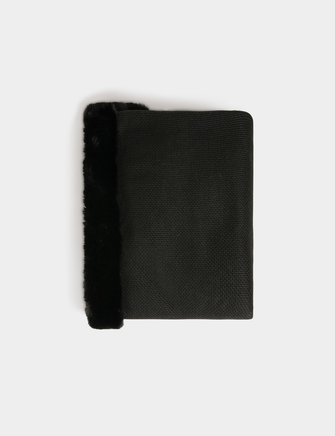 Cape avec détails imitation fourrure