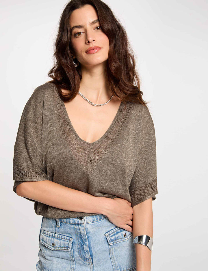 Pull col en V manches courtes