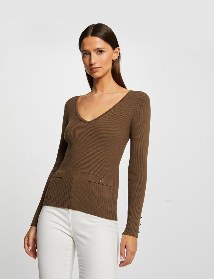 Pull manches longues côtelé à  col en V